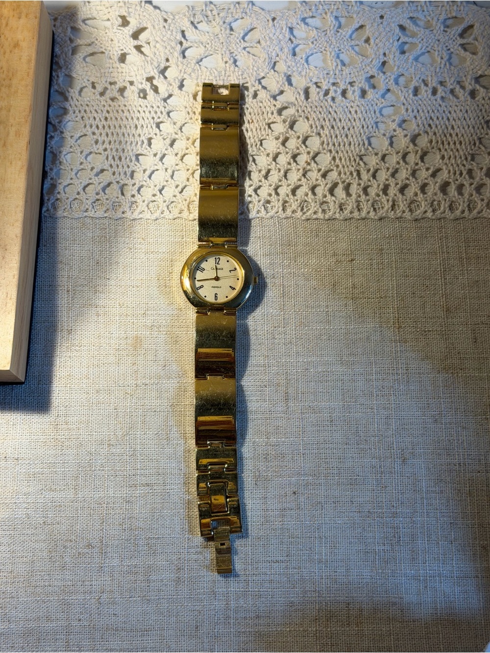 Carriage Indiglo Gold-Tone
Analog Quartz Wristwatch
Unisex 8" Band